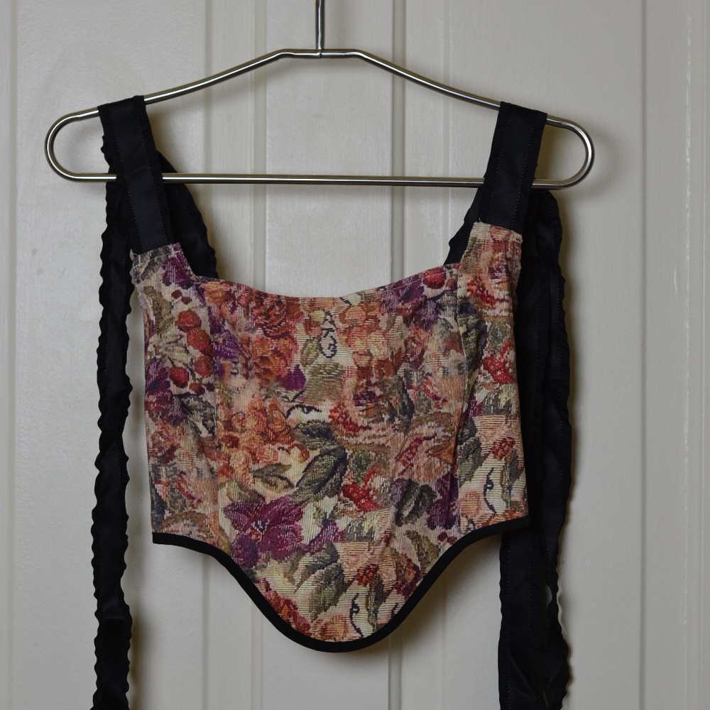 Floral Crop Top - Picture 9 of 9
